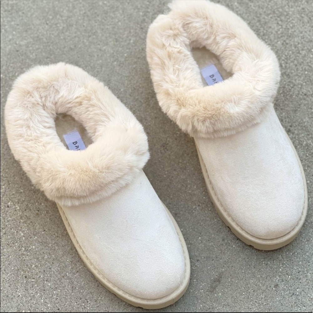Slippers - Picture 3 of 5